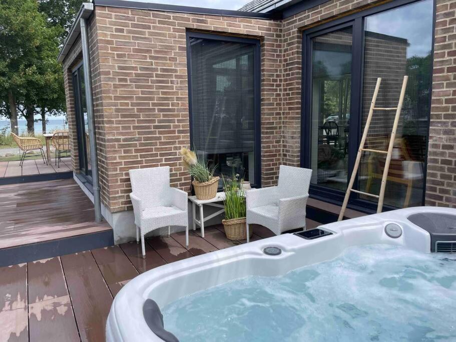 Luksus Hus I 1St Raekke, All-Incl Top Komfort Med Spa Og Skov Stroby Exterior photo